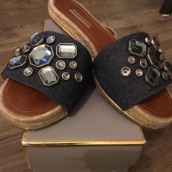 Beautiful pair of Louise et Cie flat denim sandals - Picture 4 of 5